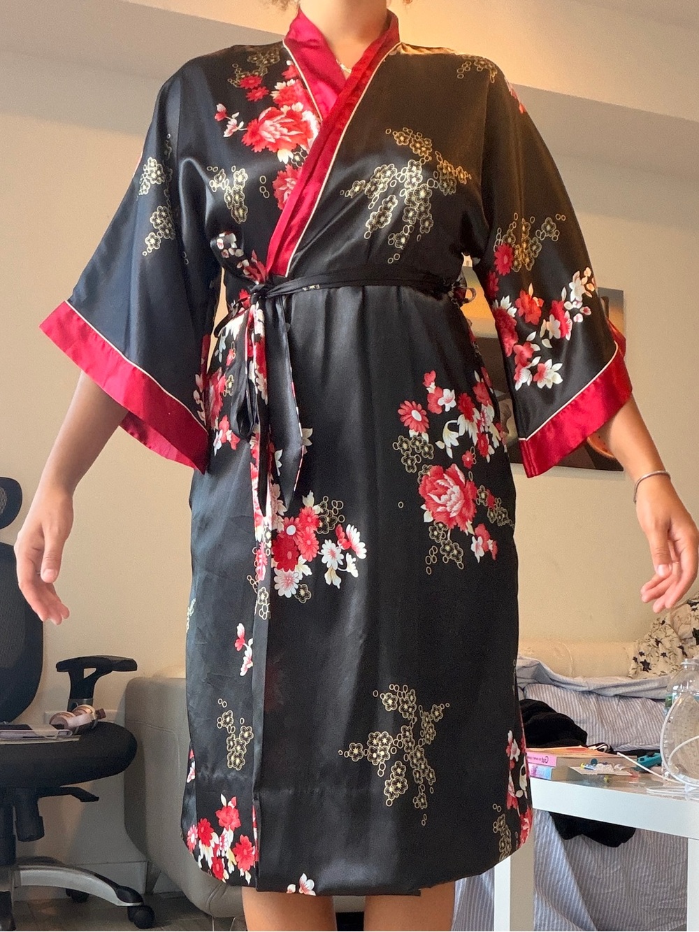 Jones New York Black Floral Kimono Robe with Red Trim